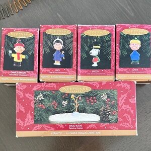 Keepsake Peanuts Christmas Ornament Set CHARLIE BROWN Lucy SNOOPY LINUS hallmark